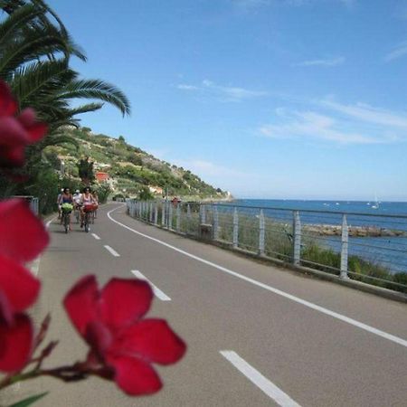 "Sapore Di Liguria" In Antico Borgo Terzorio Luaran gambar