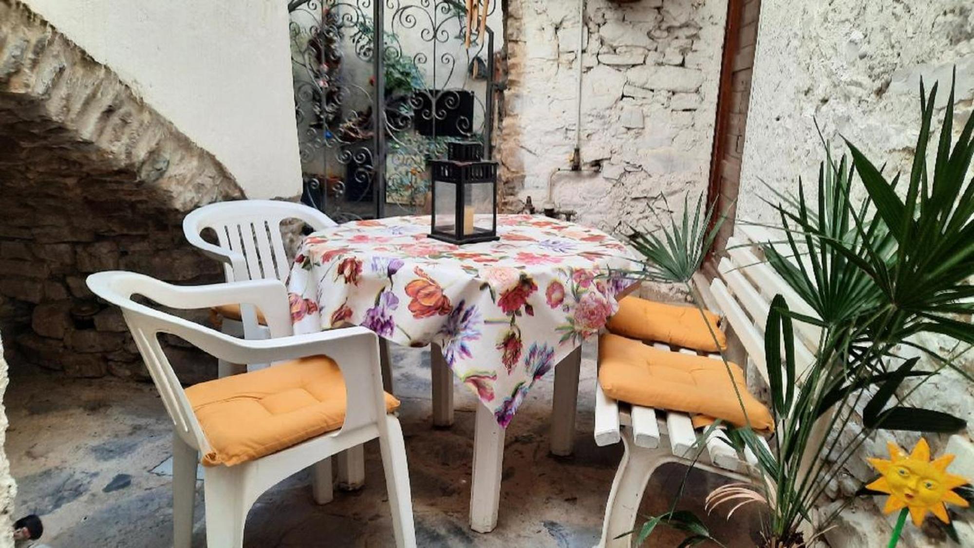 "Sapore Di Liguria" In Antico Borgo Terzorio Luaran gambar