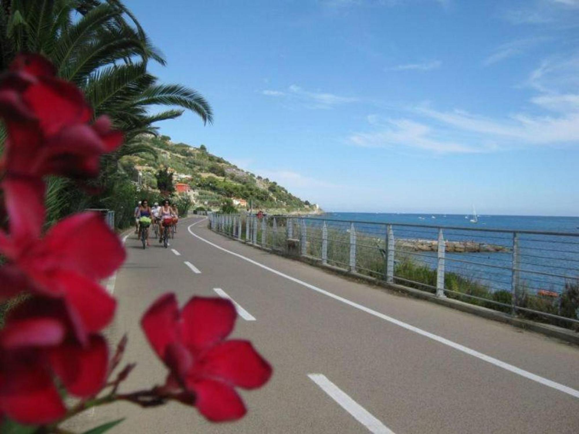 "Sapore Di Liguria" In Antico Borgo Terzorio Luaran gambar